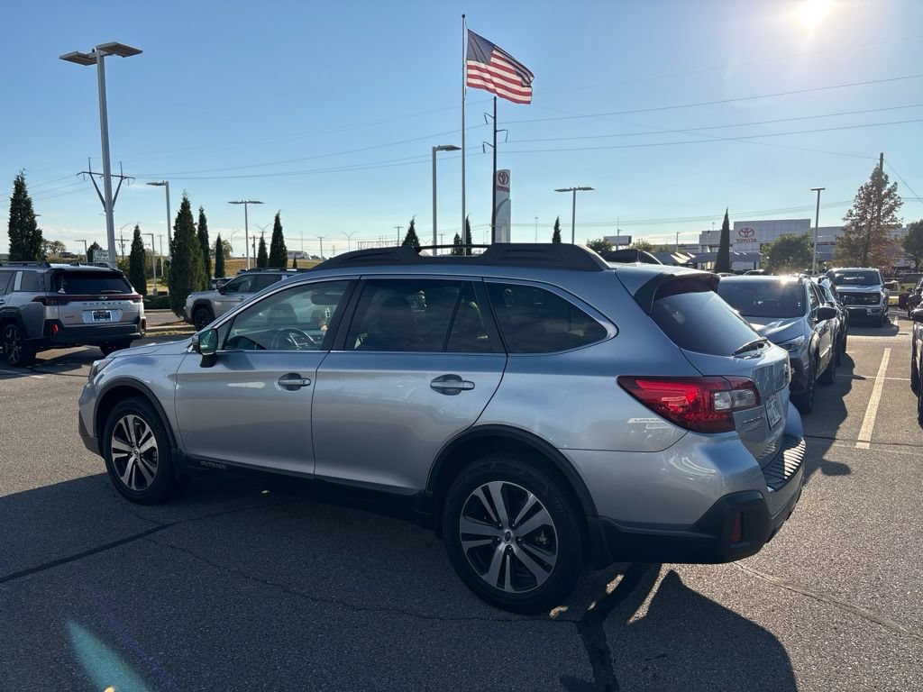 Used 2018 Subaru Outback 2.5i Limited AWD/4WD image 6