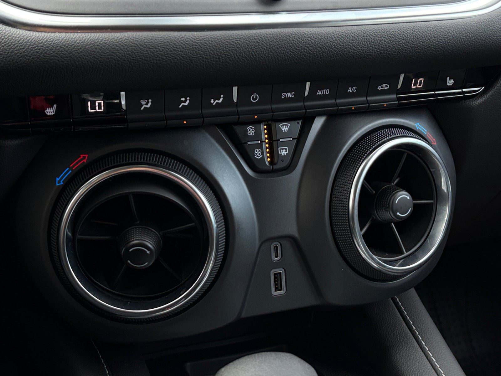 Used 2024 Chevrolet Blazer LT w/ Convenience Package FWD image 18