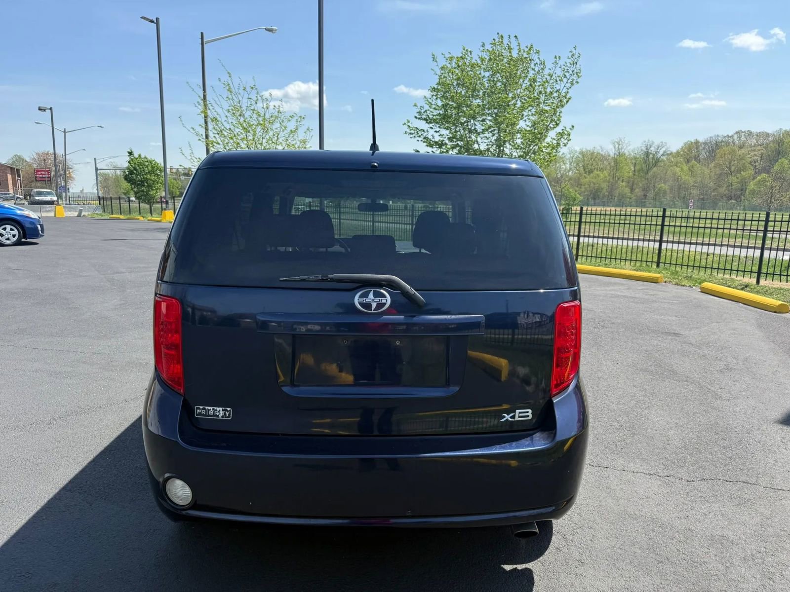 Used 2008 Scion xB FWD image 4