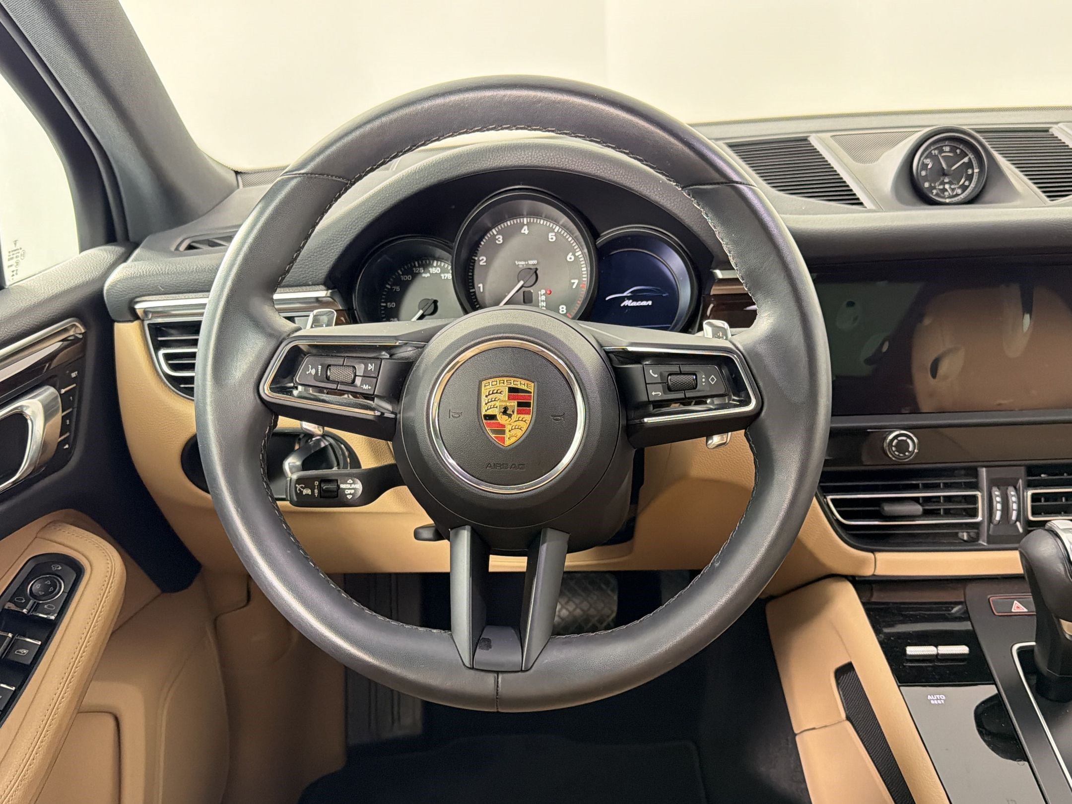Certified 2023 Porsche Macan AWD/4WD image 20