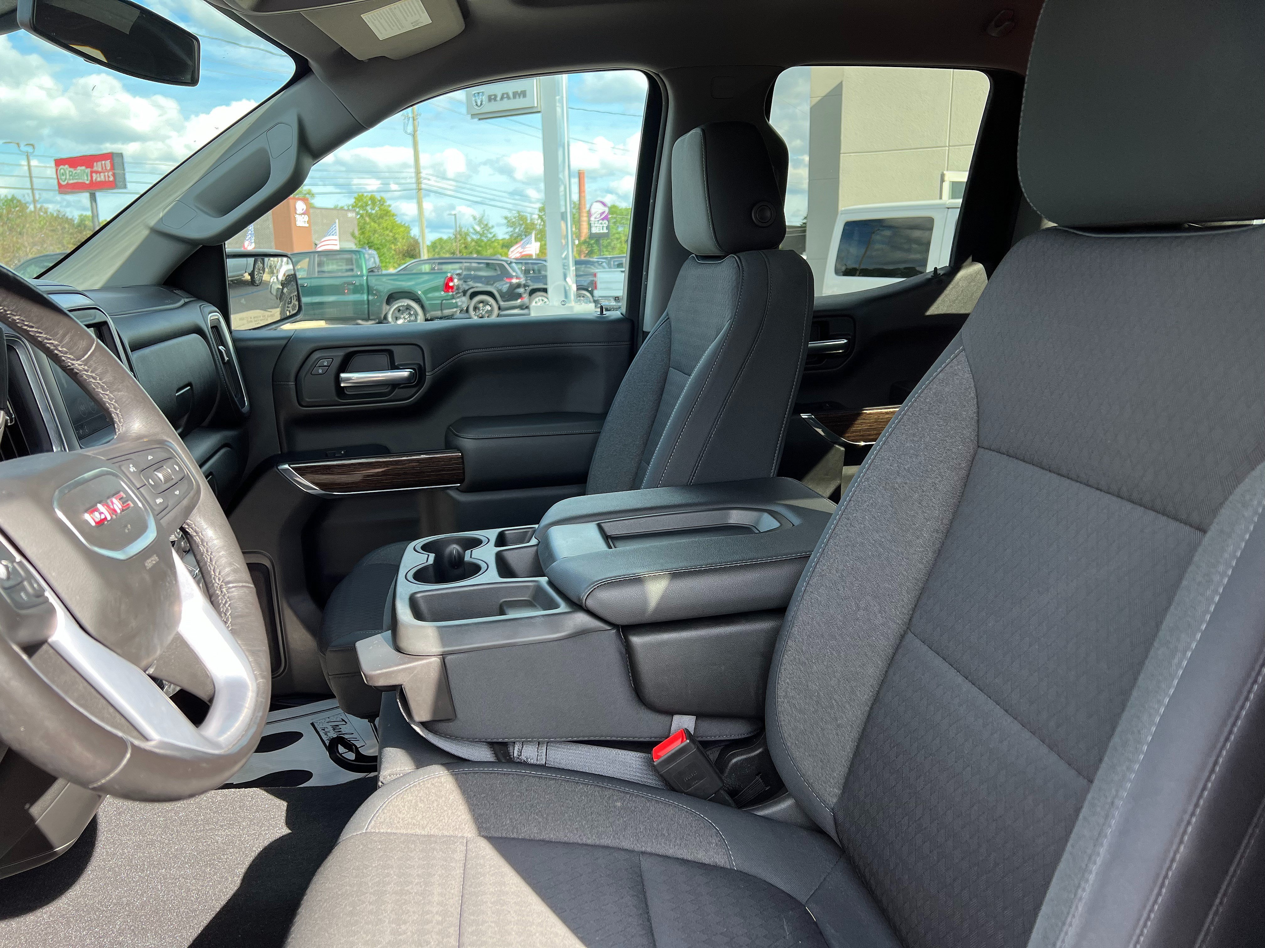 Used 2019 GMC Sierra 1500 SLE w/ SLE Value Package AWD/4WD image 11