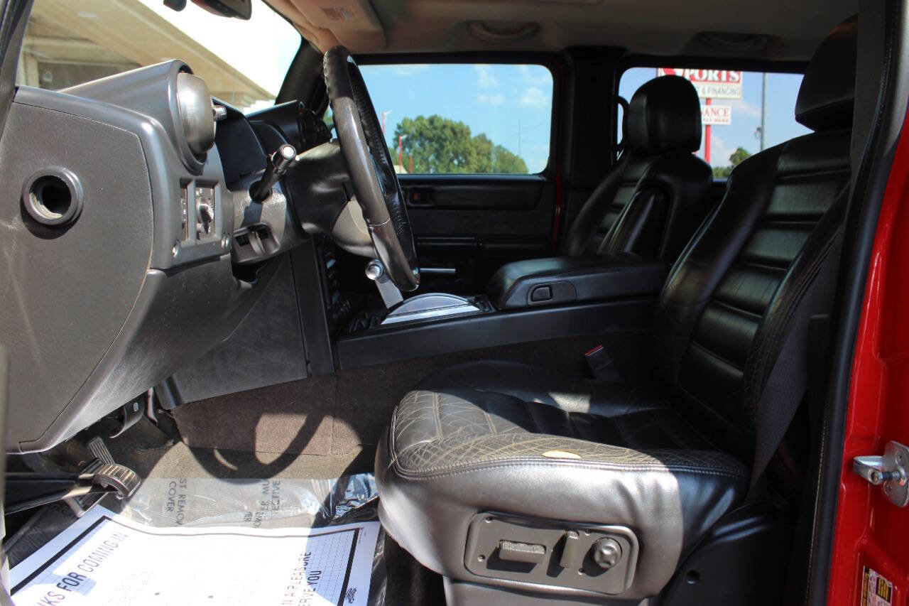 Used 2005 HUMMER H2 SUT w/ Preferred Equipment Group AWD/4WD image 17