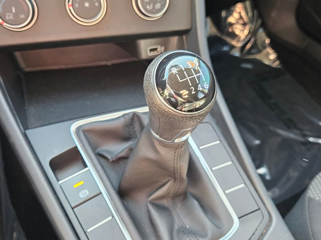 Used 2019 Volkswagen Jetta S image 18