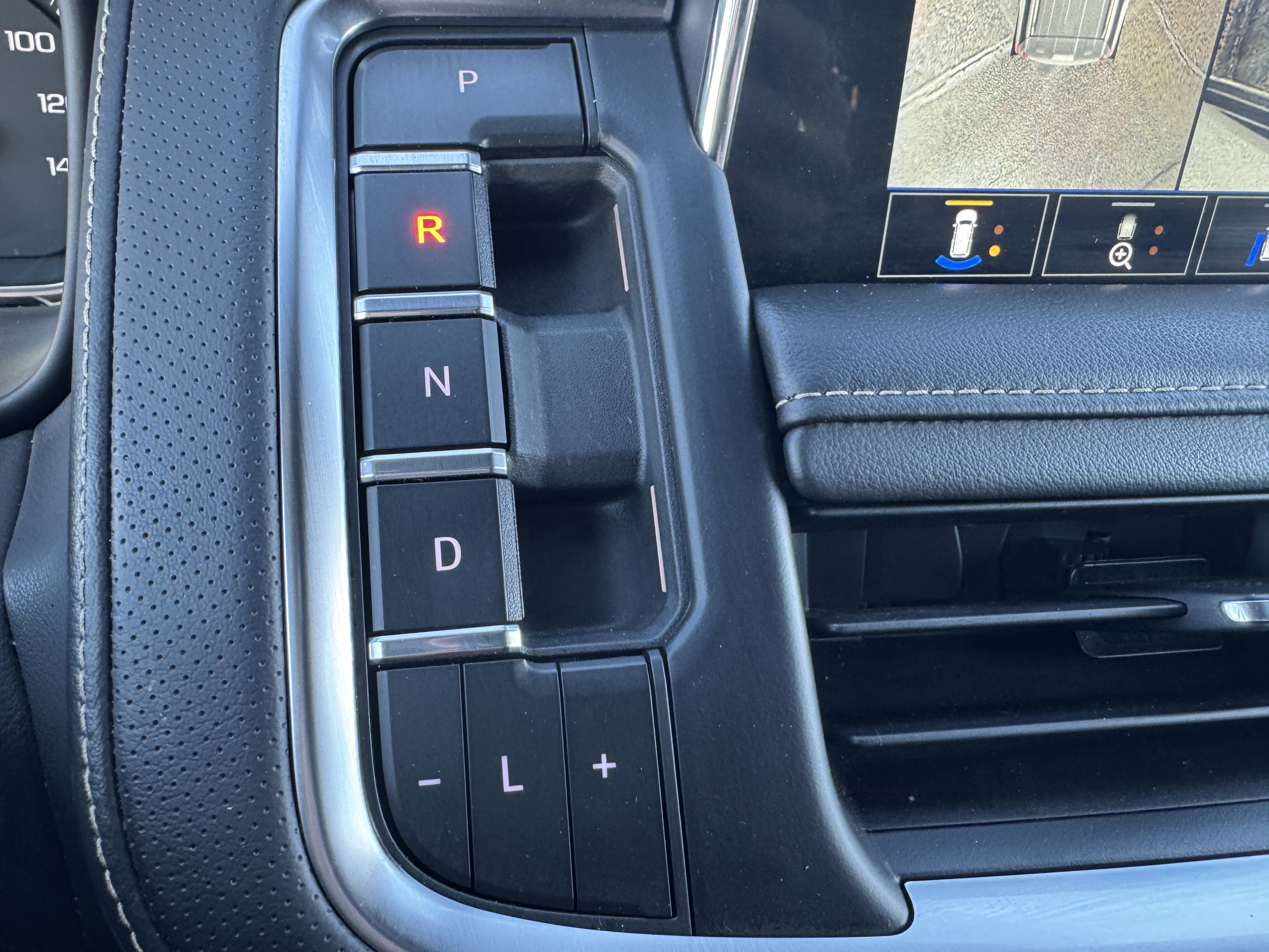 Used 2021 GMC Yukon SLT w/ Rear Media and Nav Package image 27