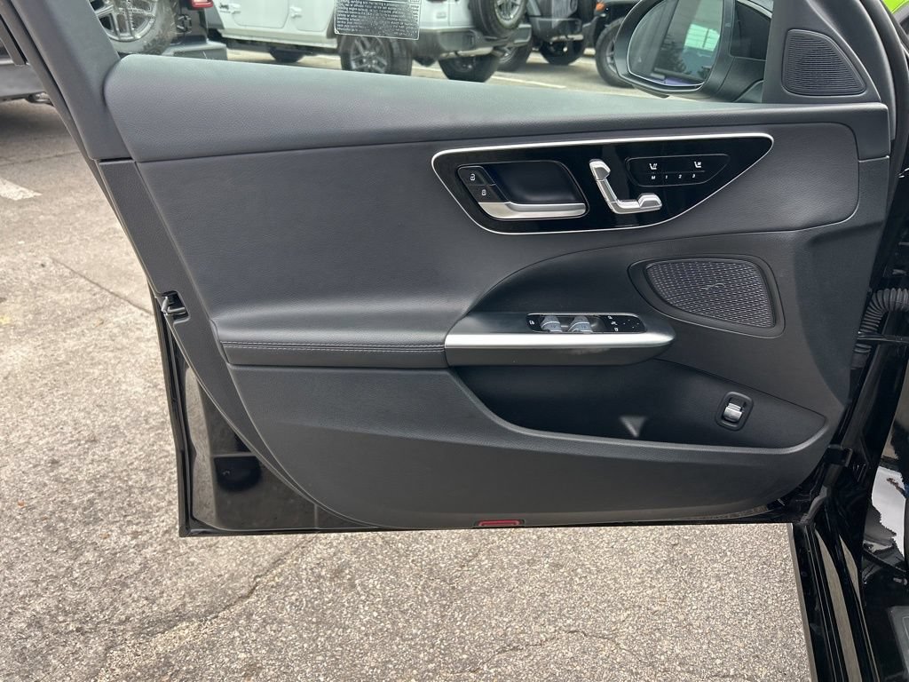 Used 2025 Mercedes-Benz C 300 Sedan image 30