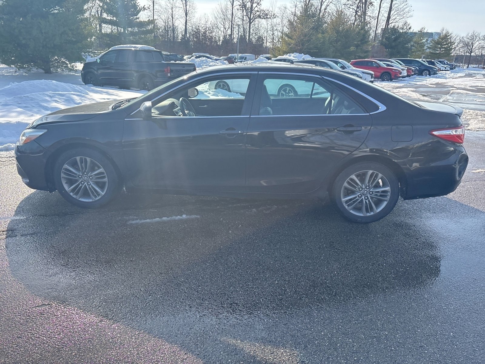 Used 2017 Toyota Camry SE image 6