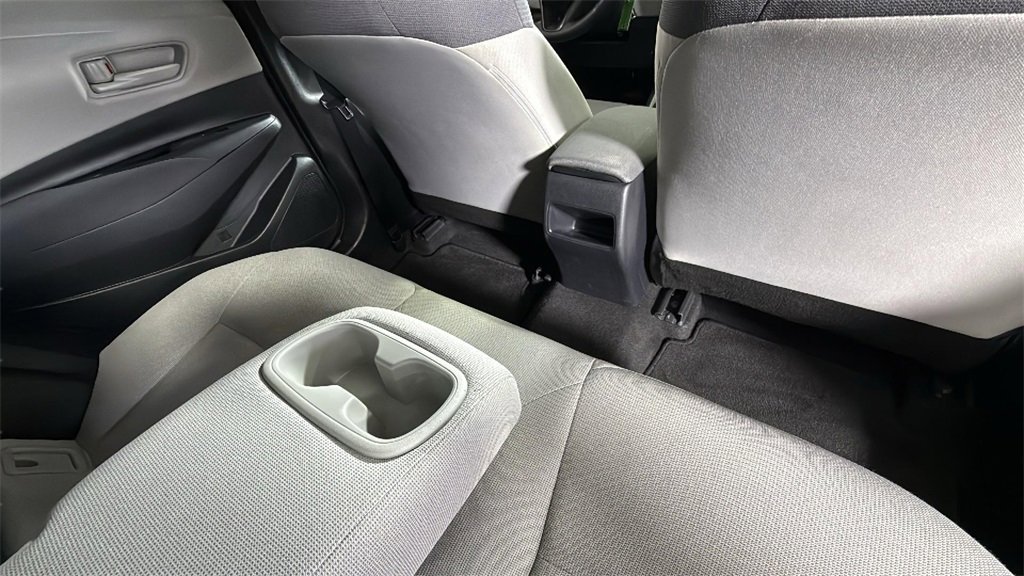 Used 2022 Toyota Corolla LE image 29
