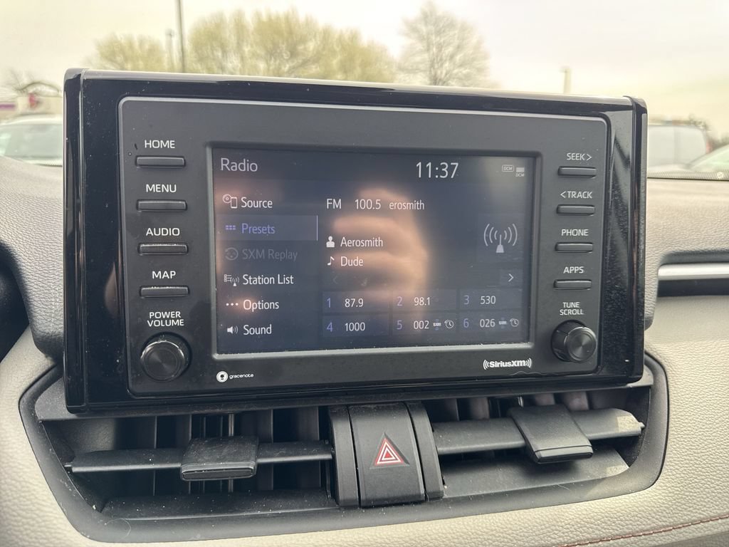 Used 2022 Toyota RAV4 XLE AWD/4WD image 18