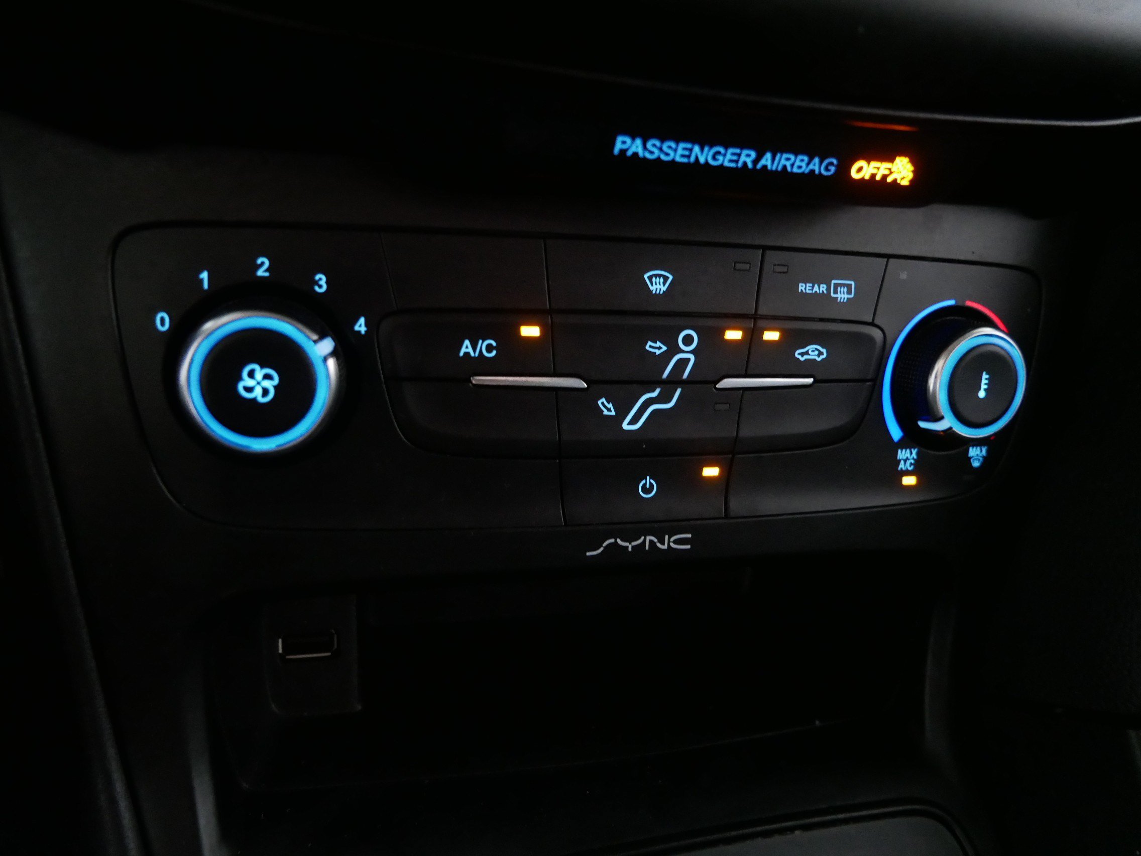 Used 2017 Ford Focus SE FWD image 23