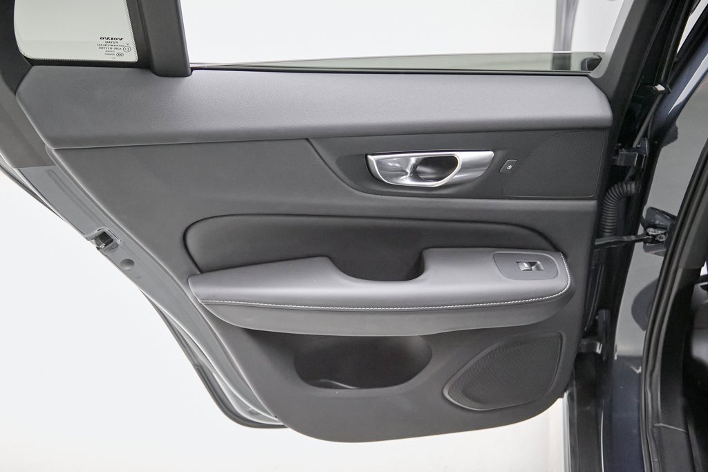 Certified 2024 Volvo V60 B5 Cross Country Ultimate image 20