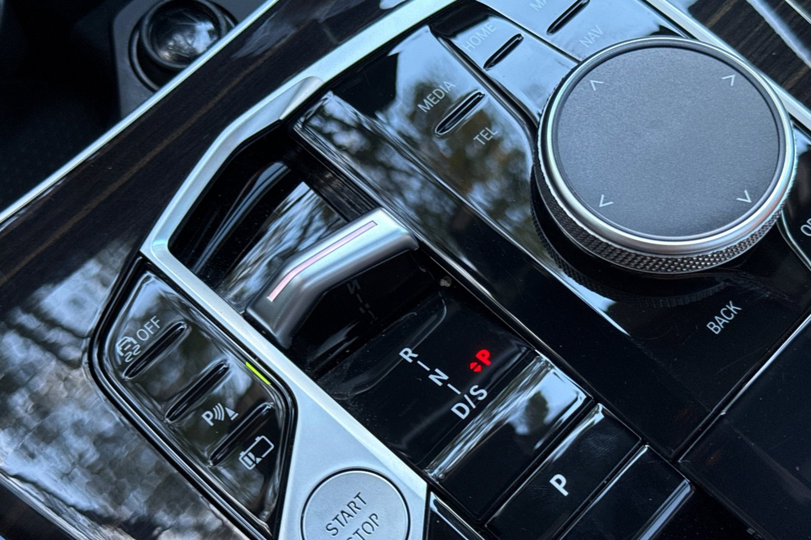 Certified 2024 BMW X5 xDrive50e w/ Premium Package image 26