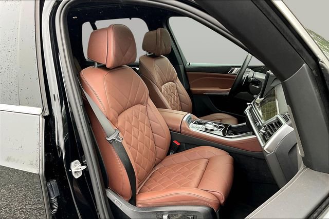 Used 2024 BMW X5 xDrive40i w/ Executive Package image 13