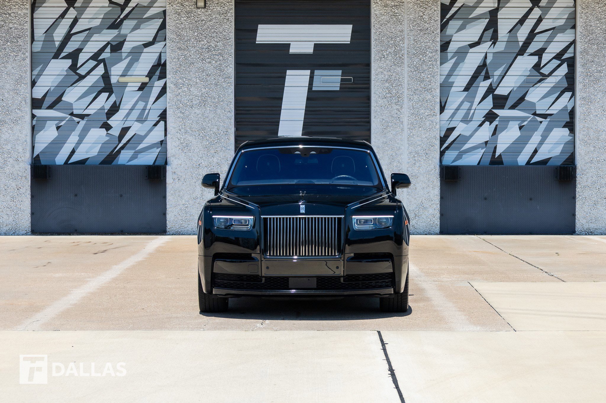 Used 2023 Rolls-Royce Phantom Extended Wheelbase RWD image 3