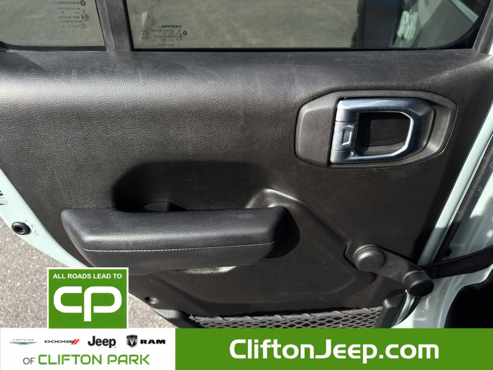 Used 2023 Jeep Wrangler Sport image 13