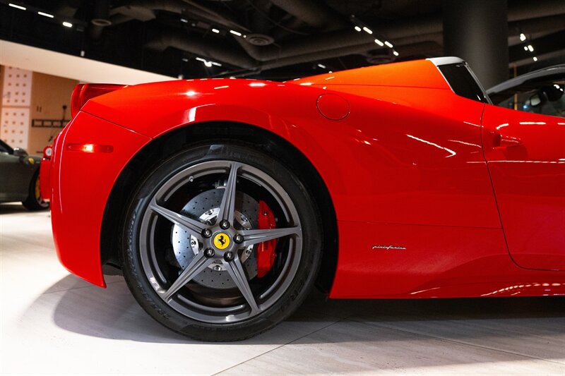 Used 2015 Ferrari 458 Spider RWD image 13