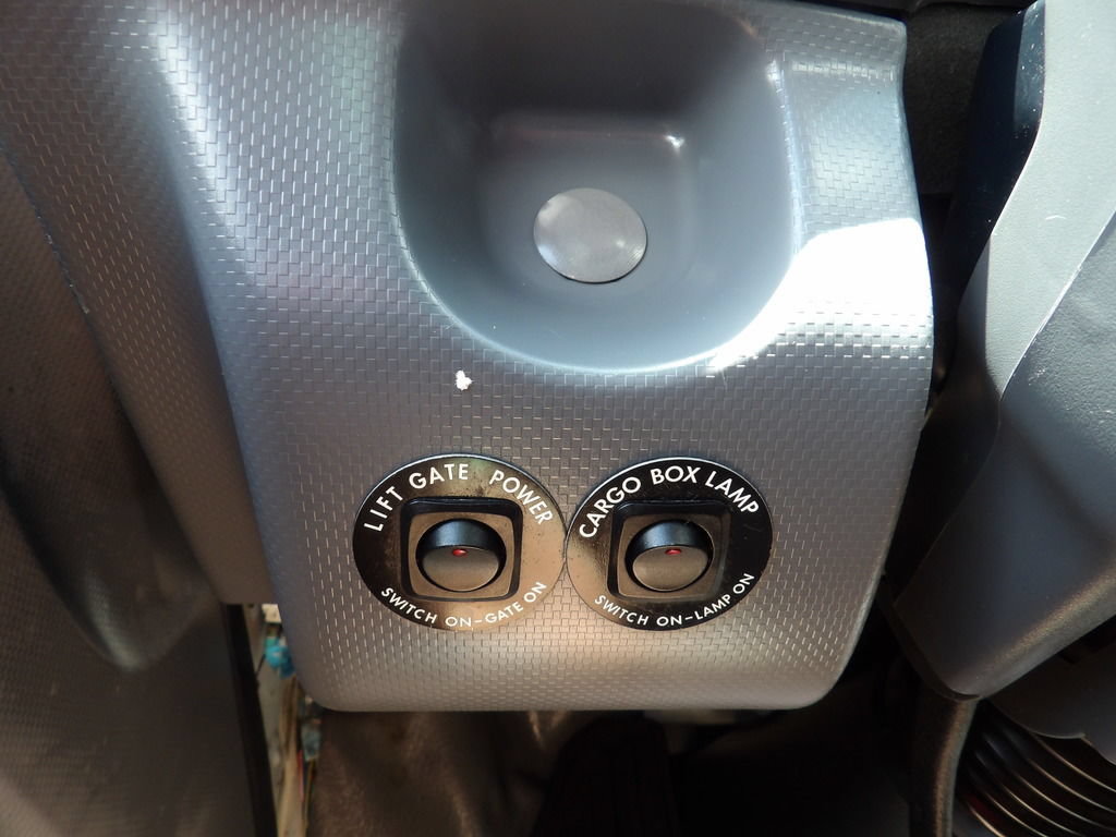 Used 2019 Isuzu NPR RWD image 20