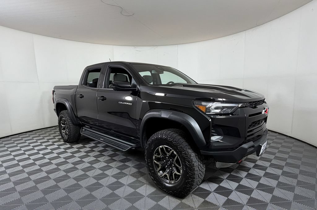 Used 2024 Chevrolet Colorado ZR2 w/ Technology Package AWD/4WD image 1