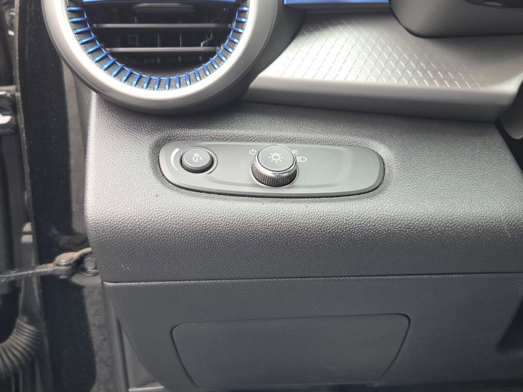 Used 2024 Chevrolet Trax LS image 25