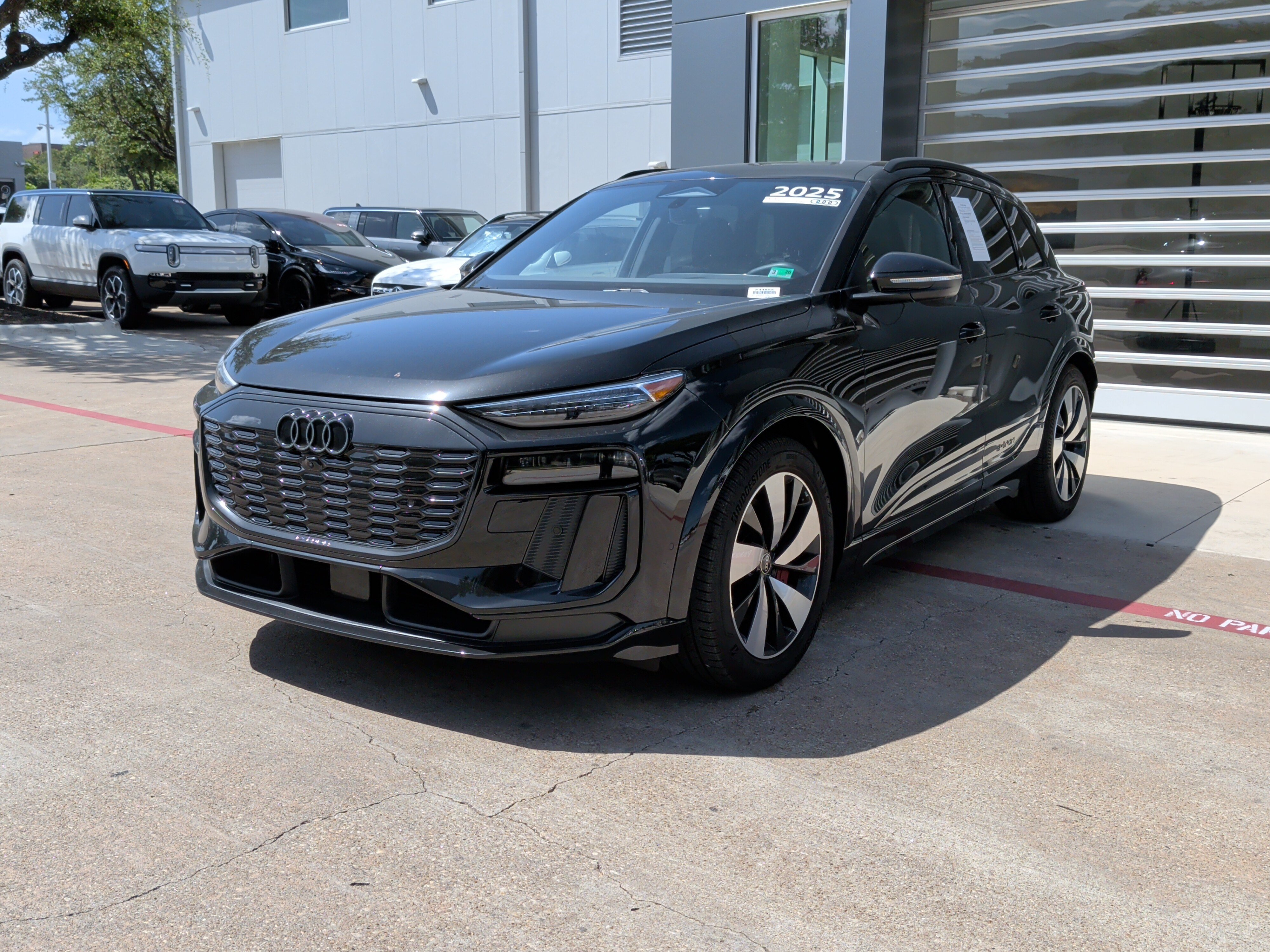 Certified 2025 Audi SQ6 e-tron Prestige w/ Black Optic Package AWD/4WD image 5