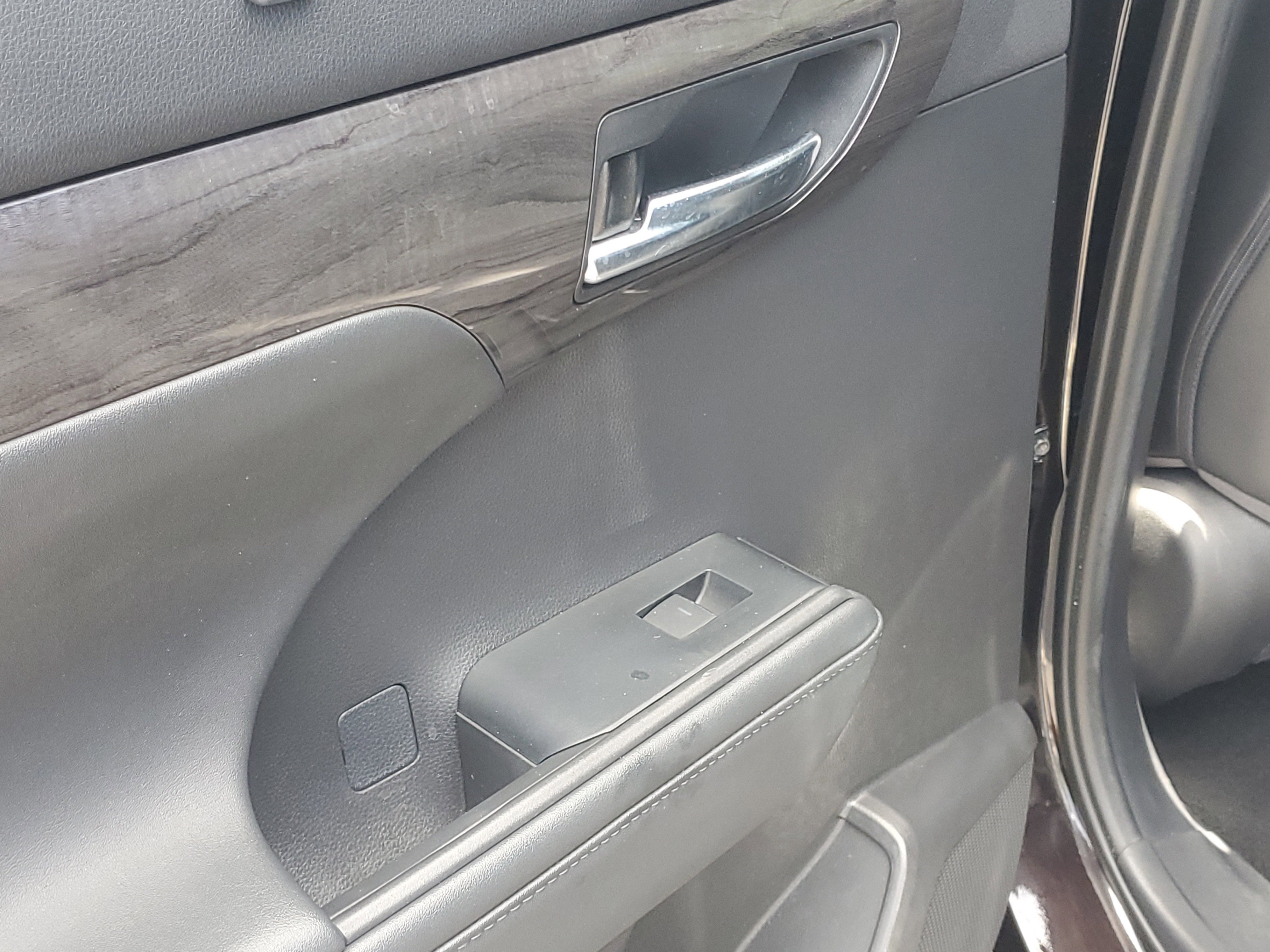 Certified 2021 Toyota Highlander Platinum FWD image 14