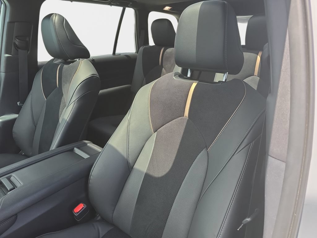 Used 2025 Toyota Grand Highlander AWD Hybrid image 26