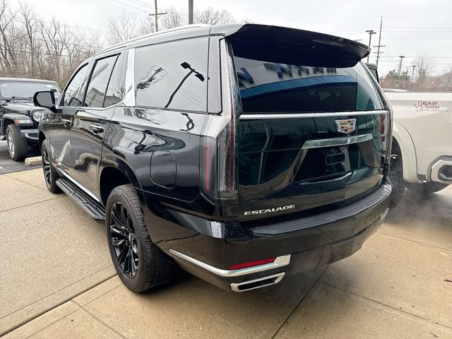 Used 2025 Cadillac Escalade Premium Luxury AWD/4WD image 3