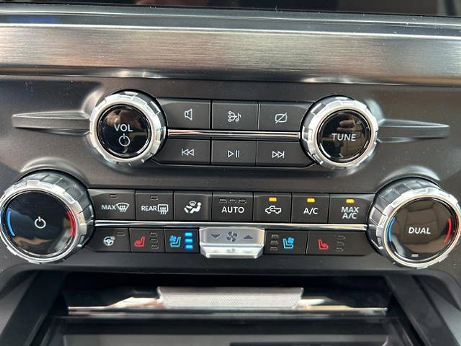 New 2024 Ford F250 Lariat w/ Lariat Ultimate Package image 21