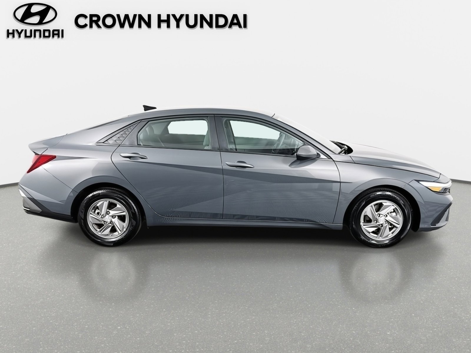 Certified 2025 Hyundai Elantra SE image 4