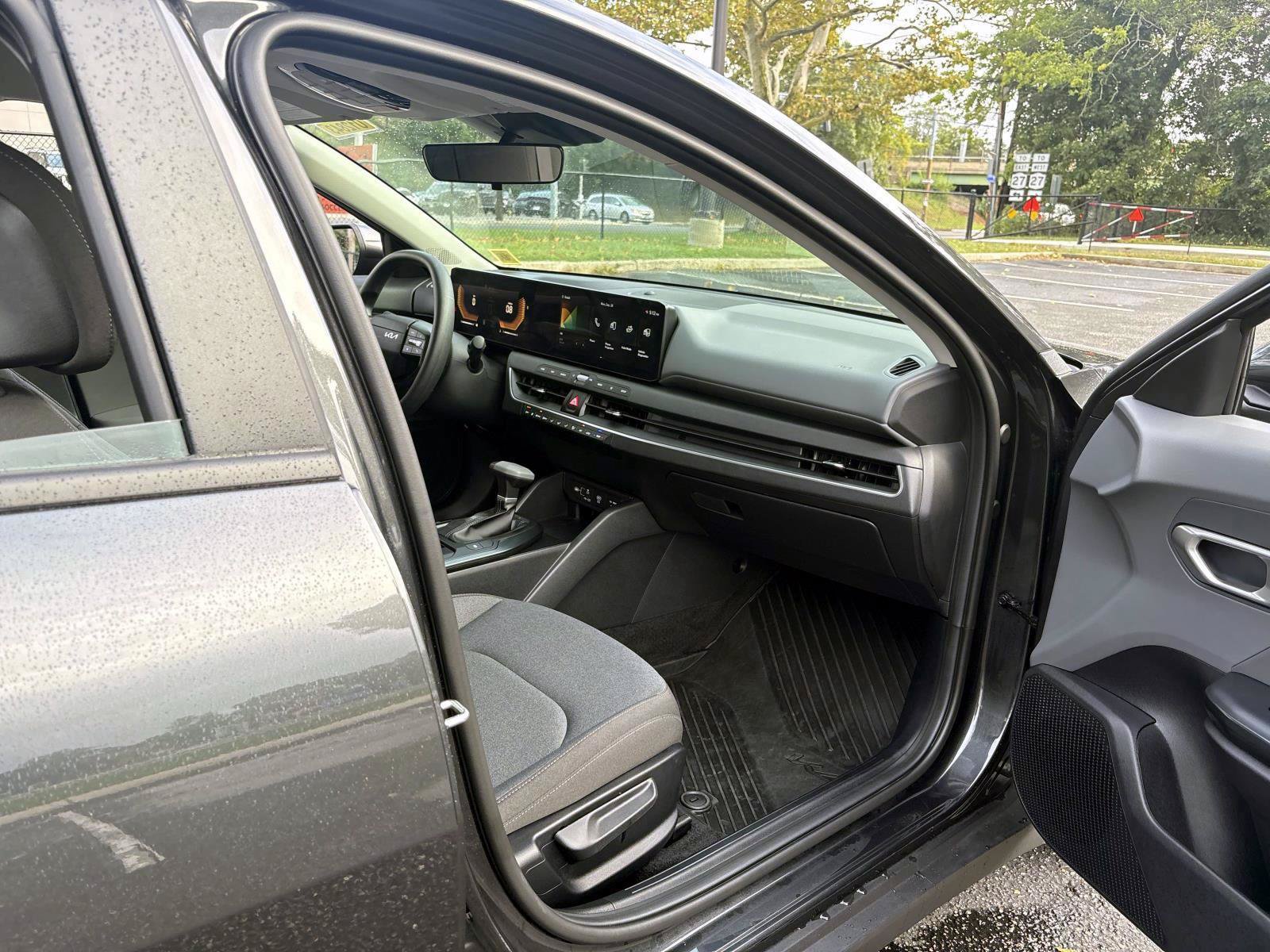Used 2025 Kia K4 FWD image 22