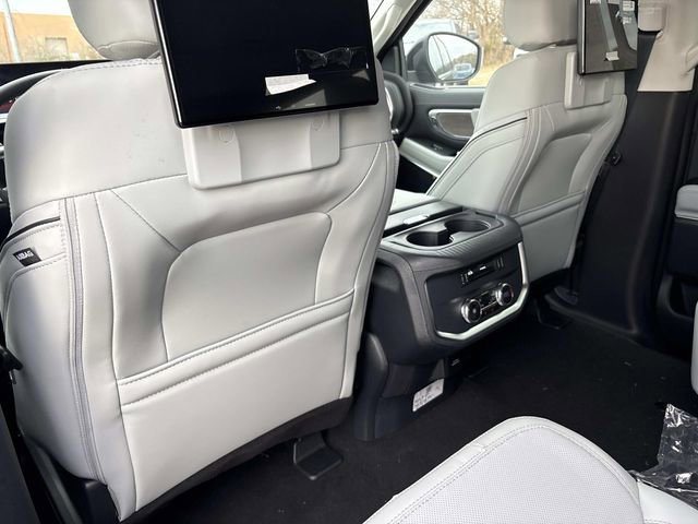 New 2026 Ford Expedition Max Platinum w/ Platinum Ultimate Package AWD/4WD image 17