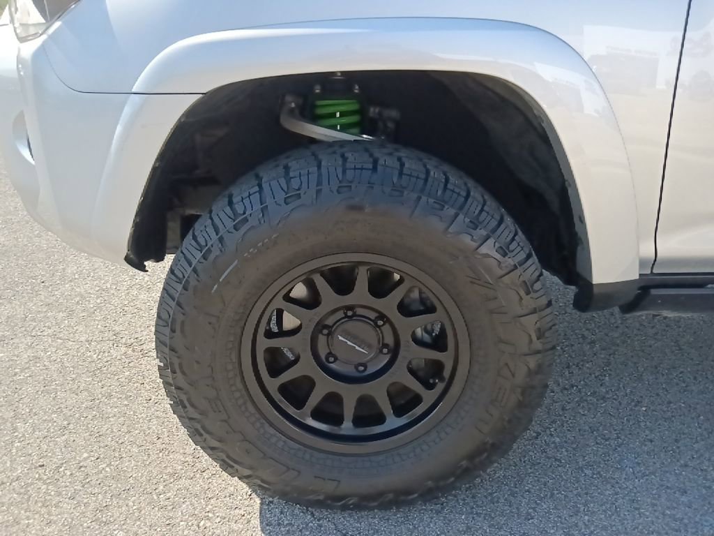 Used 2022 Toyota 4Runner SR5 image 10