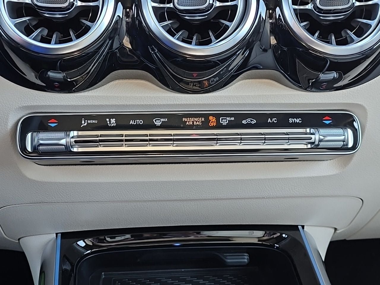 New 2026 Mercedes-Benz GLB 250 4MATIC image 17