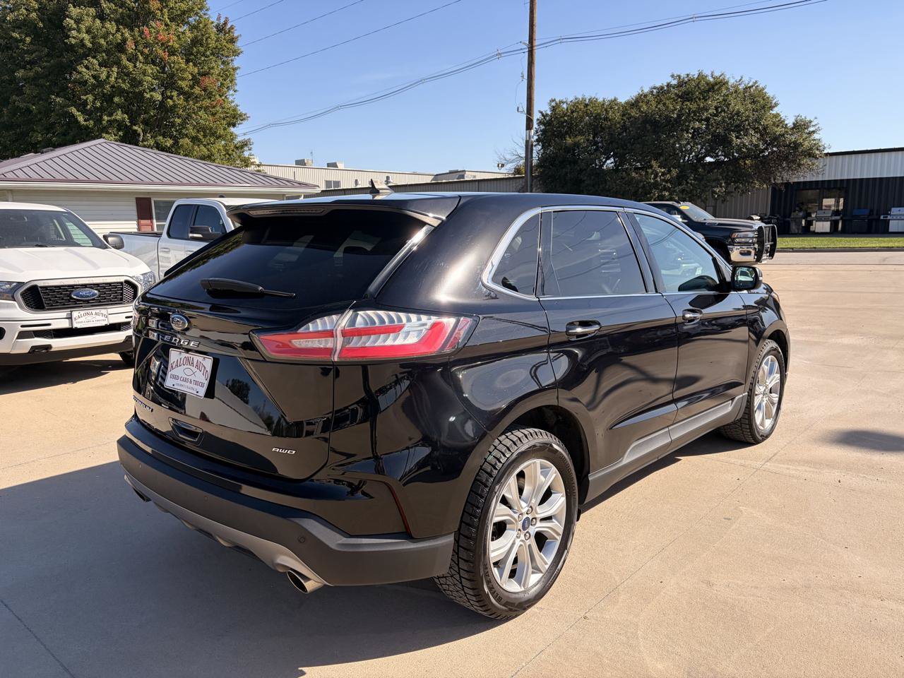 Used 2021 Ford Edge Titanium w/ Cargo Accessory Package AWD/4WD image 5