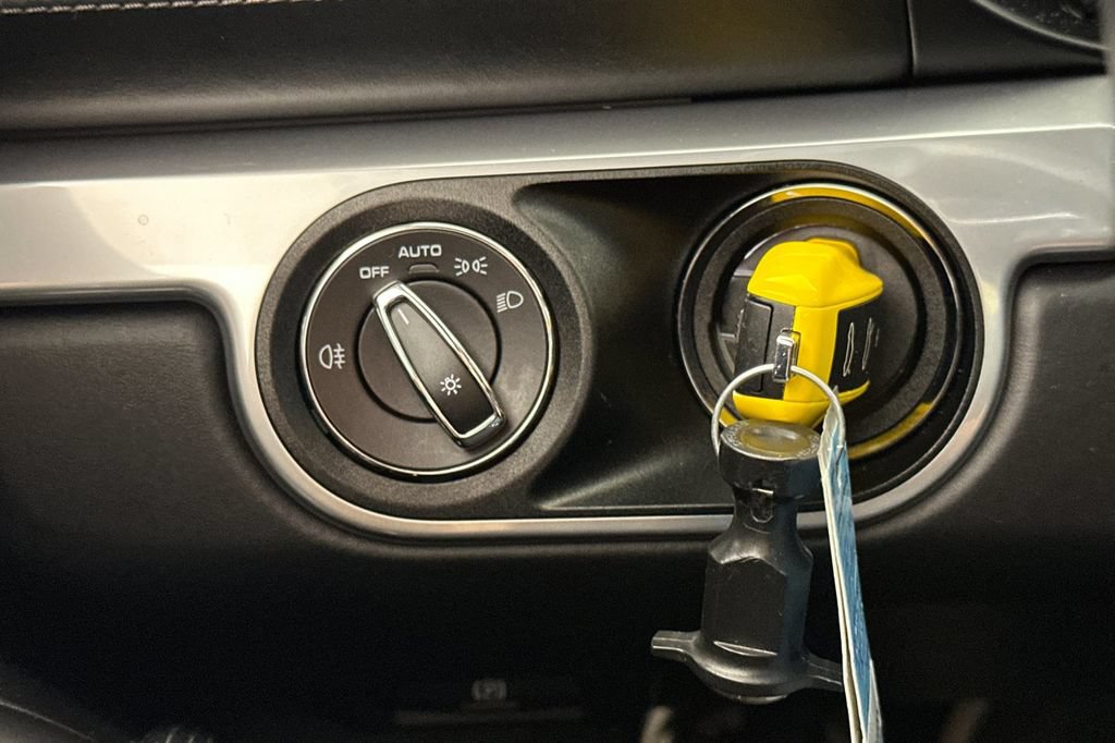 Used 2017 Porsche 718 Boxster RWD image 26
