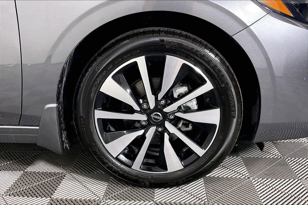 Certified 2025 Nissan Sentra SV w/ SV Premium Package image 11