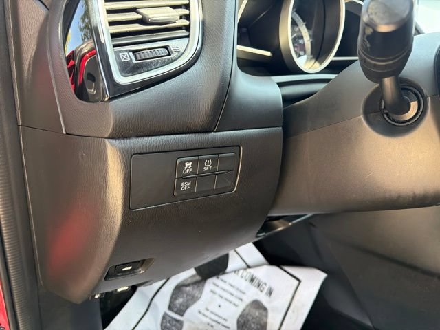 Used 2016 MAZDA MAZDA3 i Touring w/ Popular Equipment Package FWD image 23
