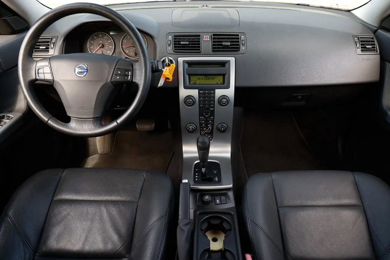 Used 2006 Volvo S40 T5 FWD image 2