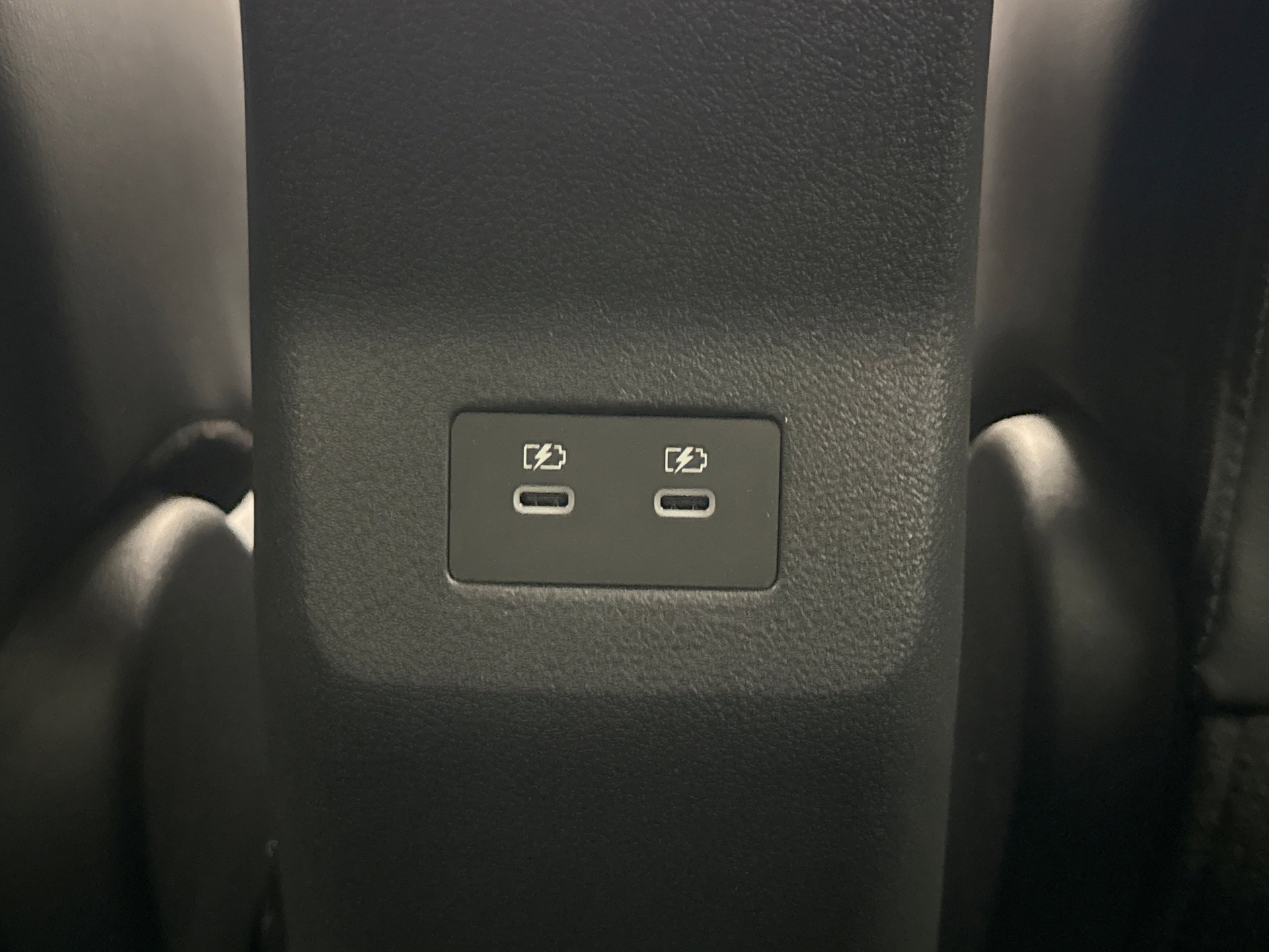 Used 2025 Nissan Kicks SR image 19