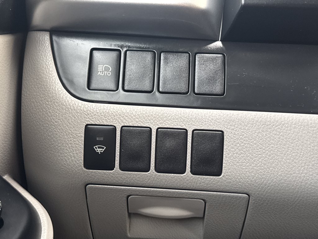 Used 2019 Toyota Highlander LE AWD/4WD image 32