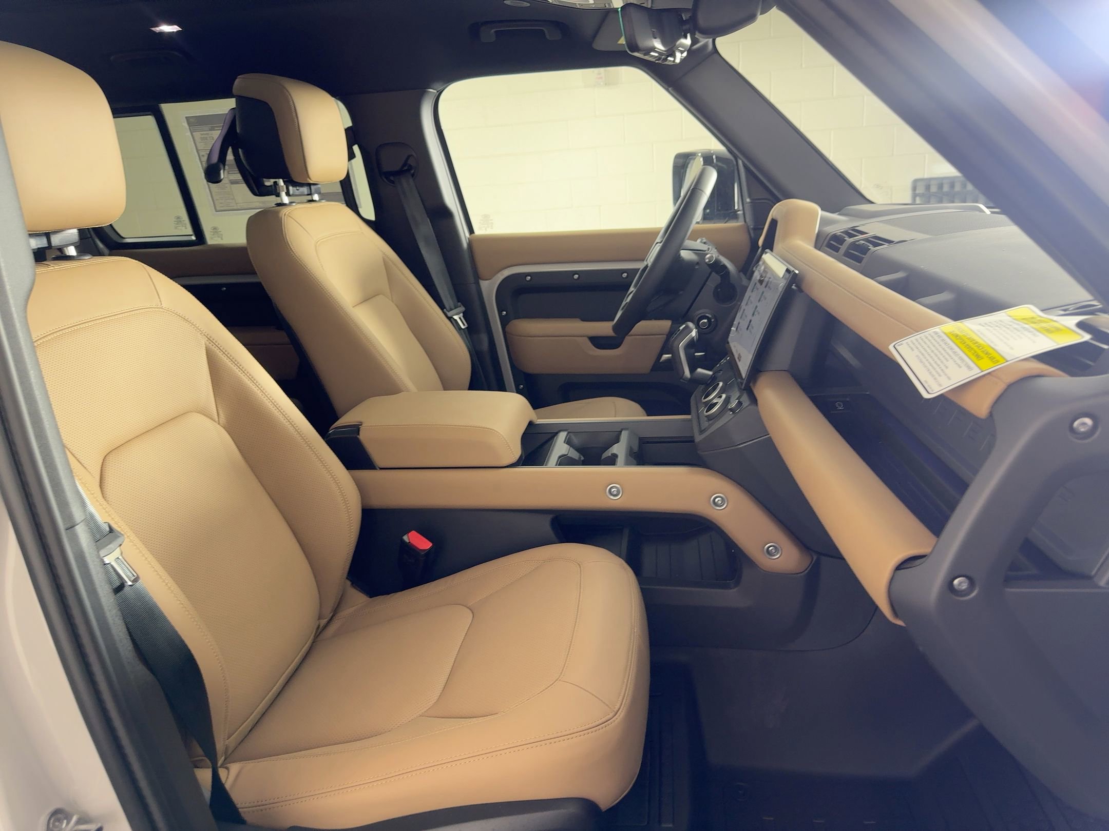 New 2026 Land Rover Defender 110 X-Dynamic SE image 27