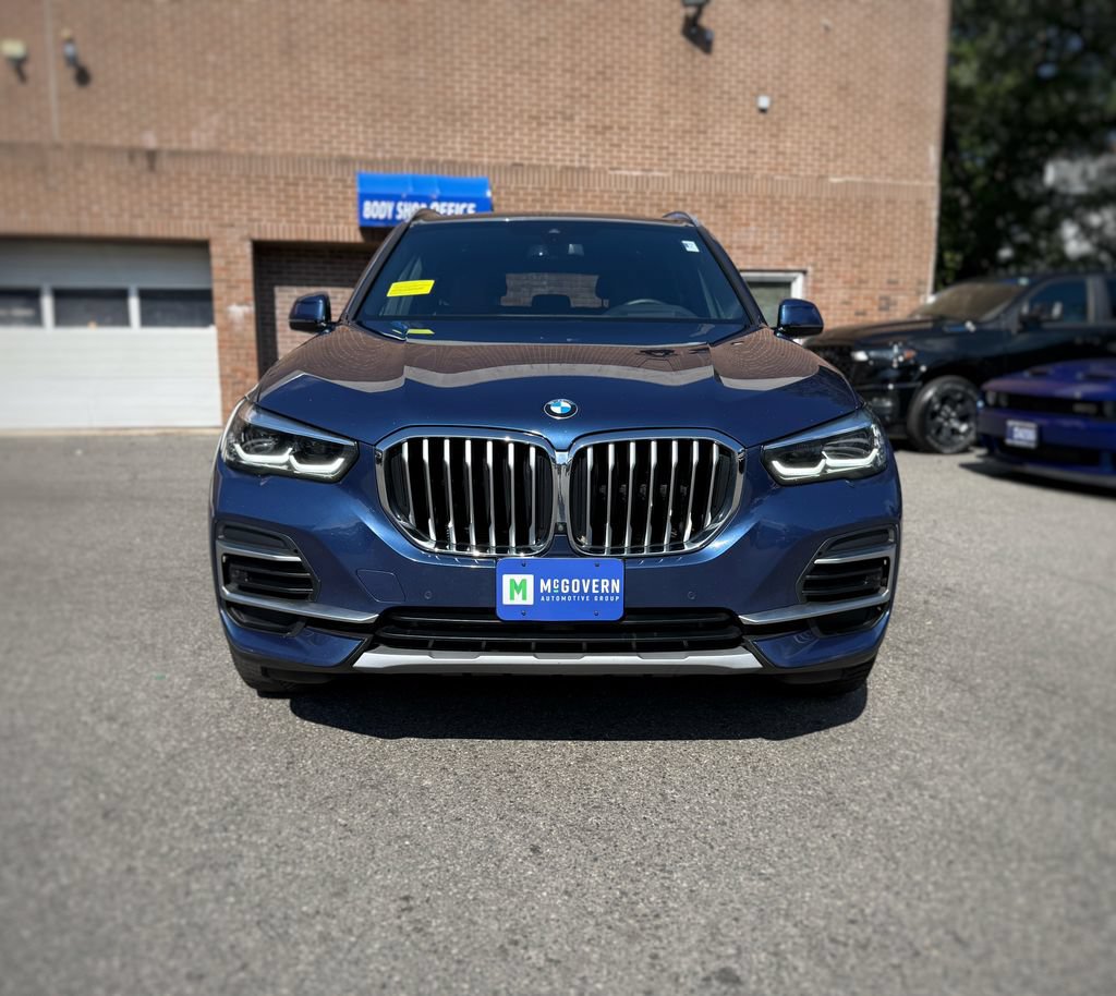 Used 2023 BMW X5 xDrive40i w/ Premium Package AWD/4WD image 2