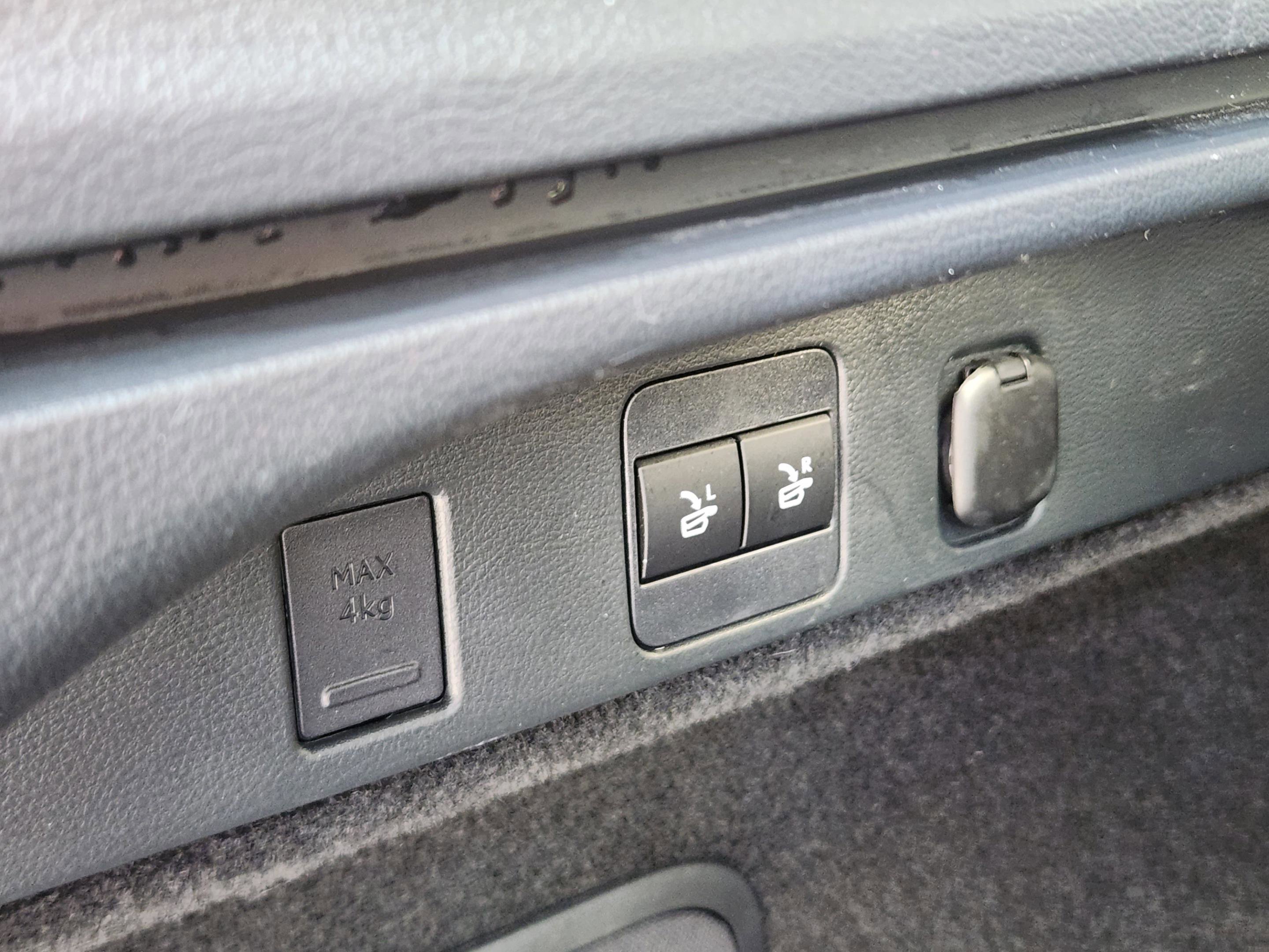 Used 2023 Lexus RX 350 Premium w/ Cold Area Package image 39