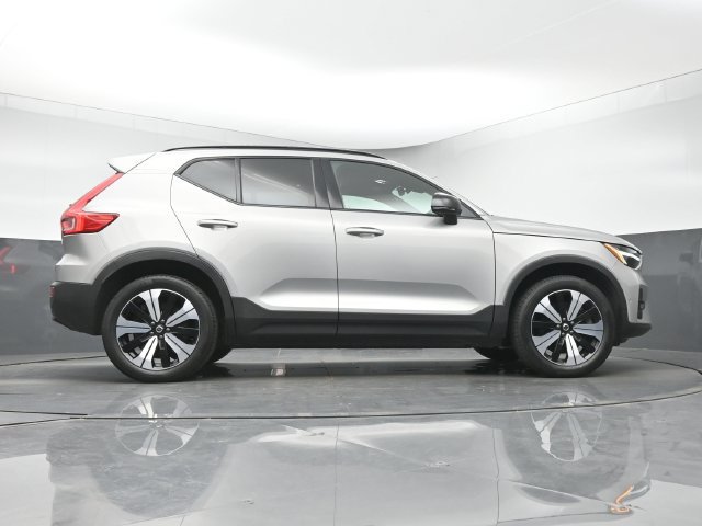 Used 2023 Volvo XC40 Recharge Plus AWD/4WD image 39