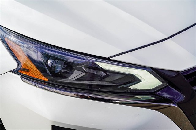 Used 2023 Nissan Altima 2.5 SR w/ SR Premium Package image 11