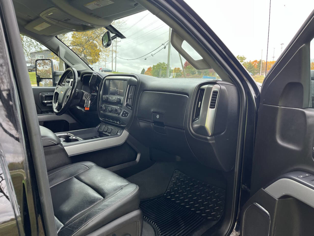 Used 2019 Chevrolet Silverado 2500 LTZ image 35