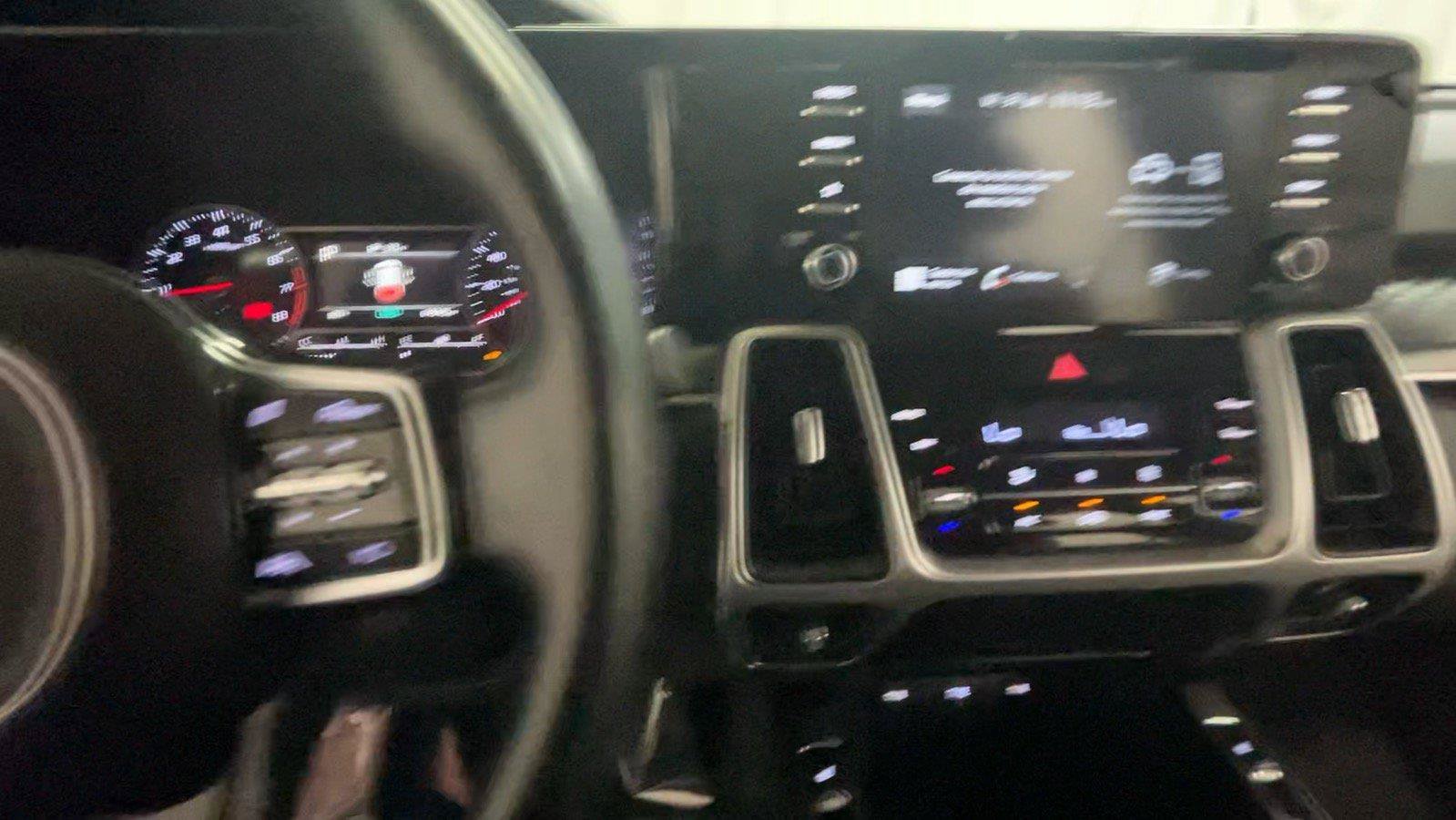 Used 2021 Kia Sorento S w/ Panoramic Sunroof Package AWD/4WD image 33