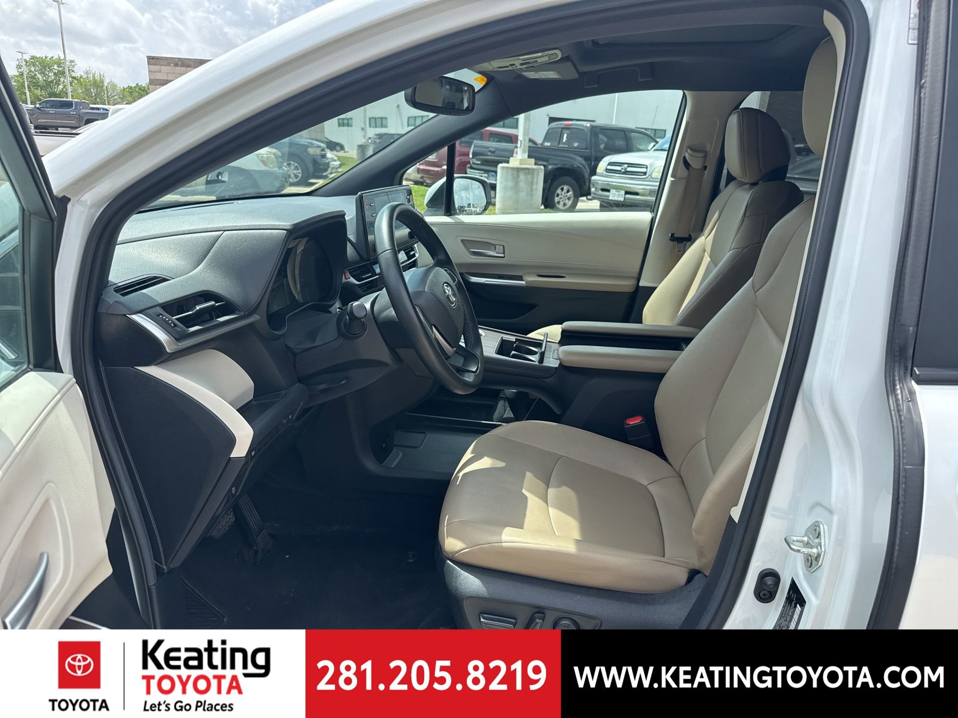 Used 2024 Toyota Sienna XLE image 14