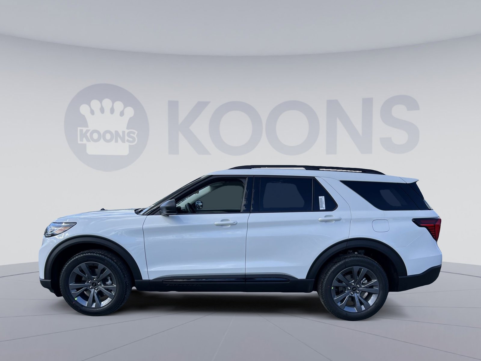 New 2026 Ford Explorer Active w/ Active Comfort Package image 2