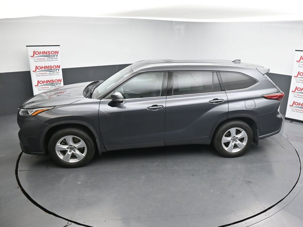 Used 2020 Toyota Highlander LE AWD/4WD image 30