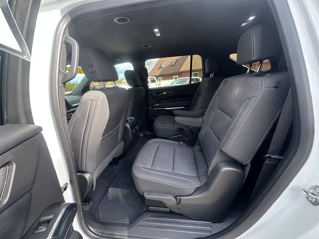 Used 2025 Chevrolet Traverse LT w/ Driver Confidence Package AWD/4WD image 16